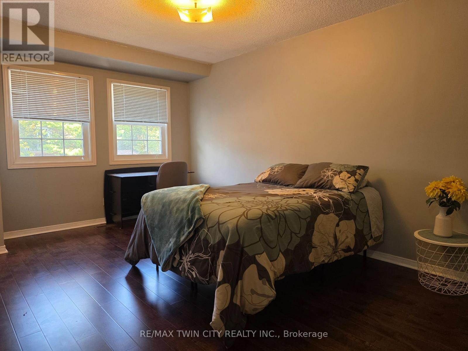 #6 250 KEATS WAY - 20
