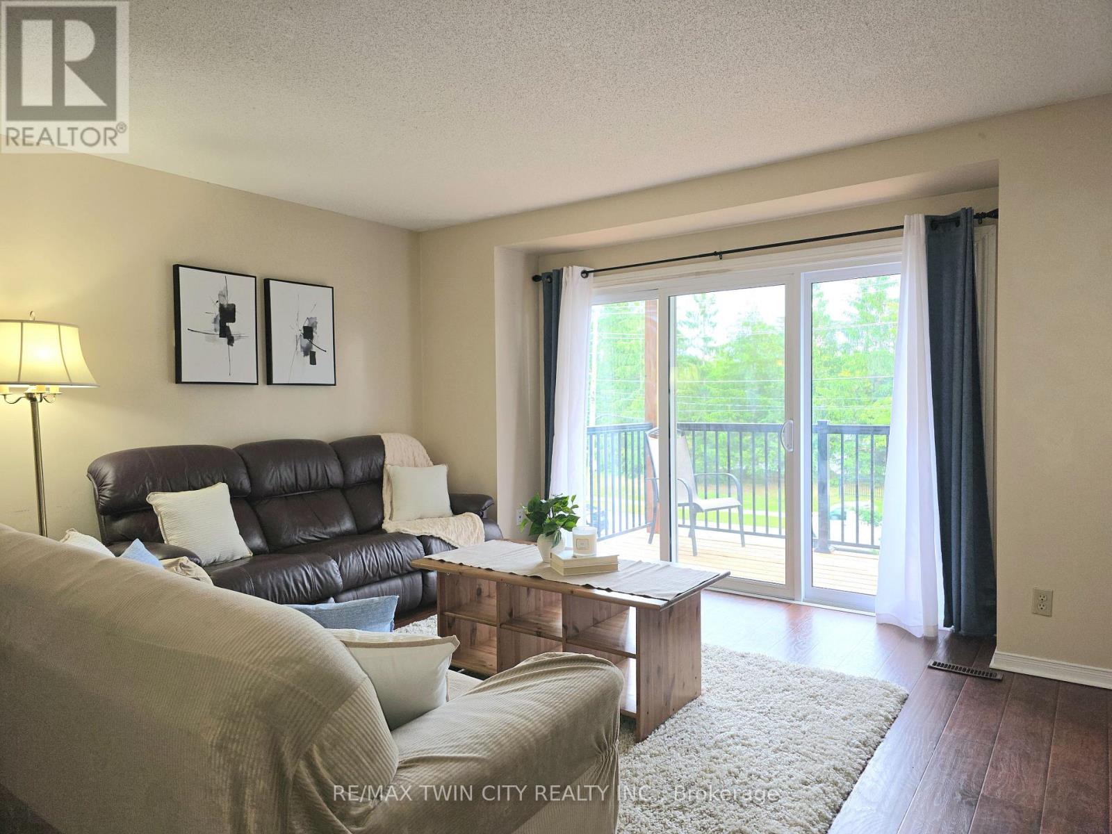 6 - 250 KEATS WAY — photo 3