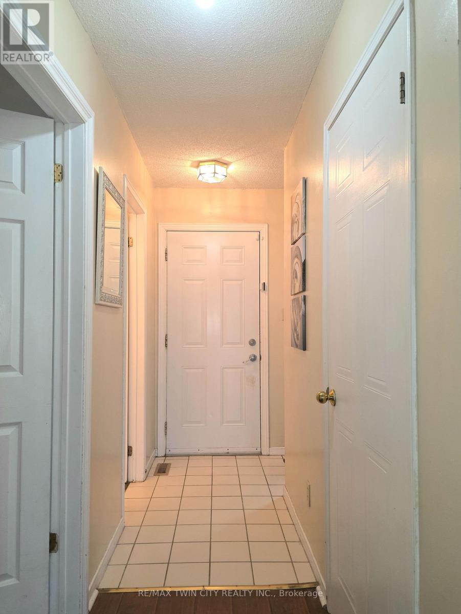 #6 250 KEATS WAY - 6