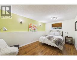 43 Beaconsfield Rise Nw, Calgary, AB T3K1X3 Photo 32