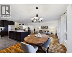 4pc Bathroom - 43 Beaconsfield Rise Nw, Calgary, AB T3K1X3 Photo 8