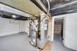 128 Luxton Avenue, Winnipeg, MB R2W0L9 Photo 34