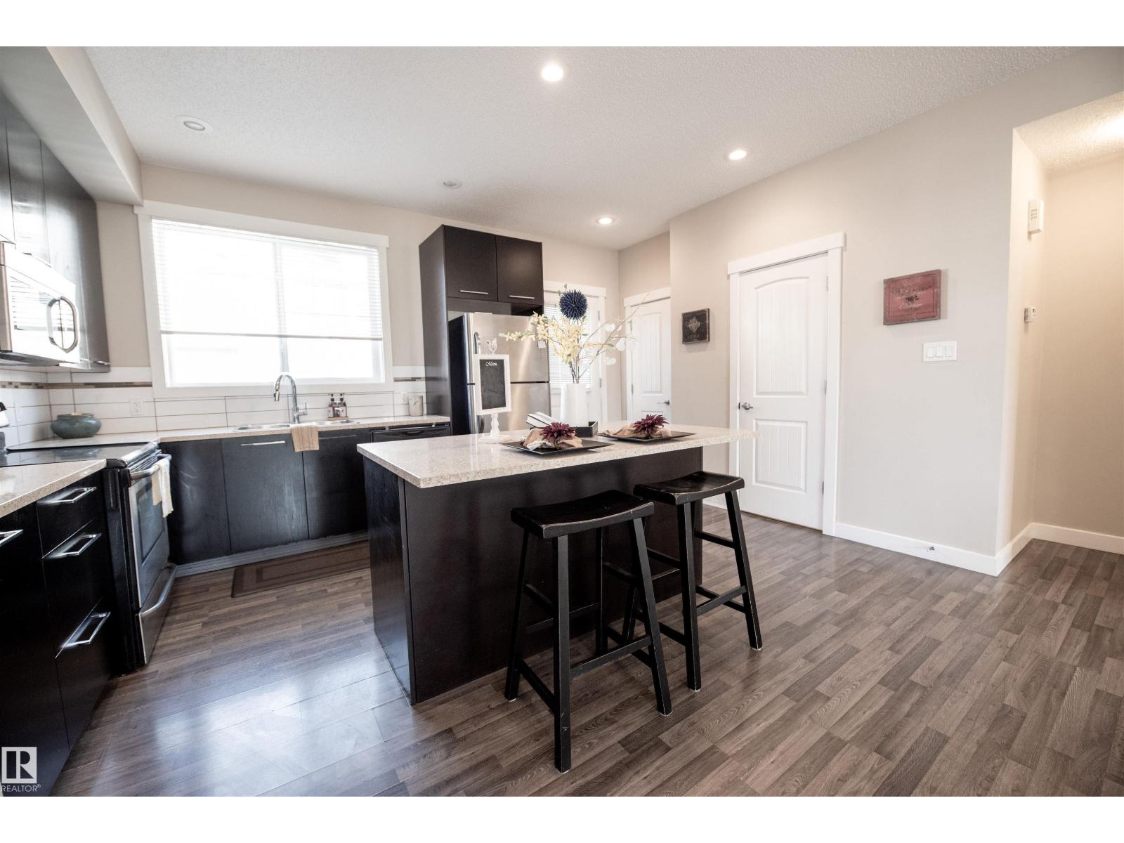 #65 8315 180 AV NW - 29