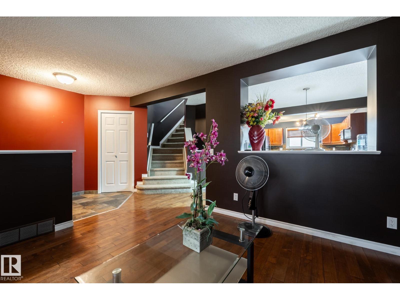 5907 203 ST NW - 5