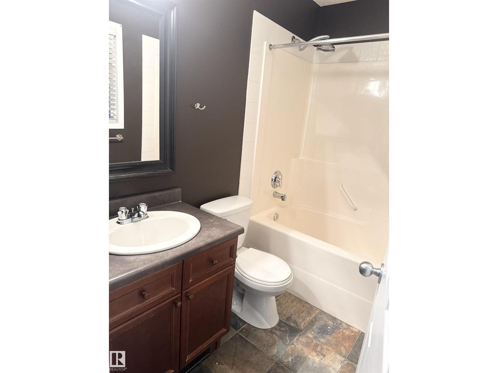 5907 203 ST NW - 23