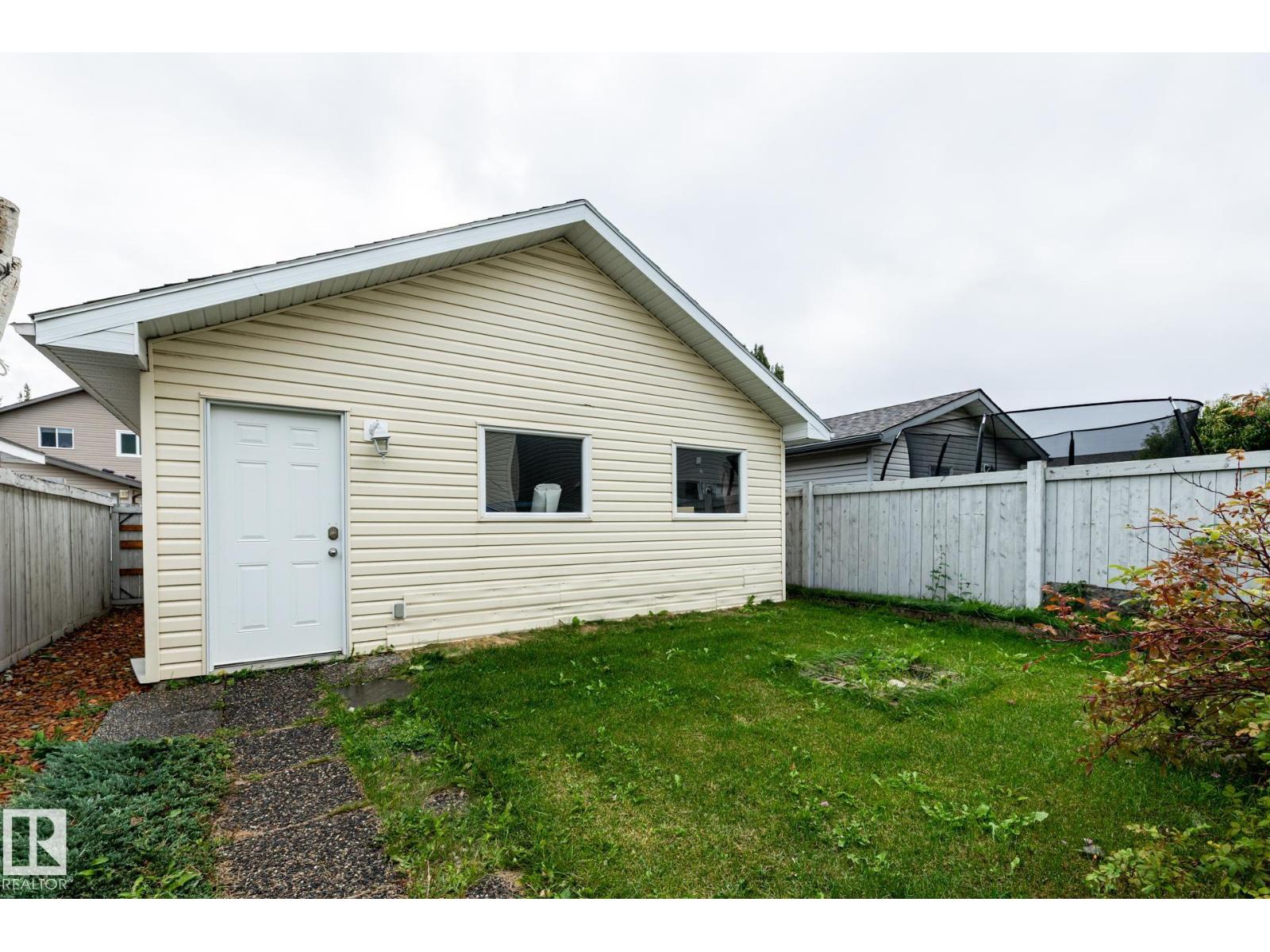 5907 203 ST NW - 32