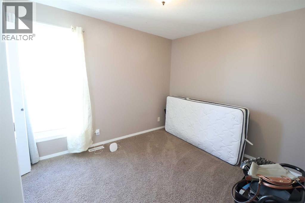 4930 58 Avenue - 9