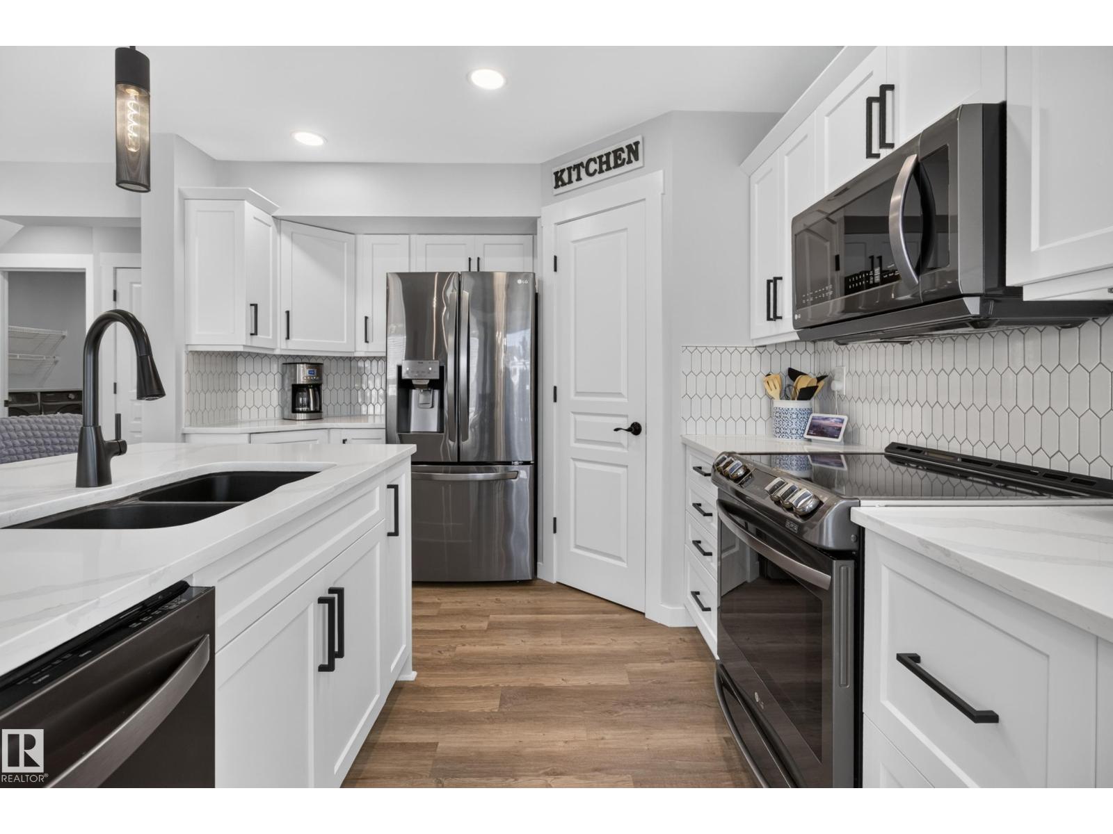 347 ASCOTT CR - 16