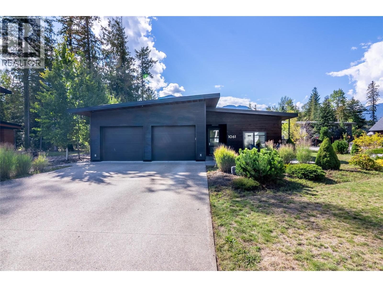 1061 Cashato Crescent - 7