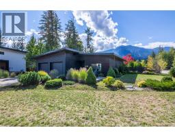Primary Bedroom - 1061 Cashato Crescent, Revelstoke, BC V0E2S1 Photo 8