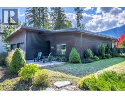 Living room - 1061 Cashato Crescent, Revelstoke, BC V0E2S1 Photo 10