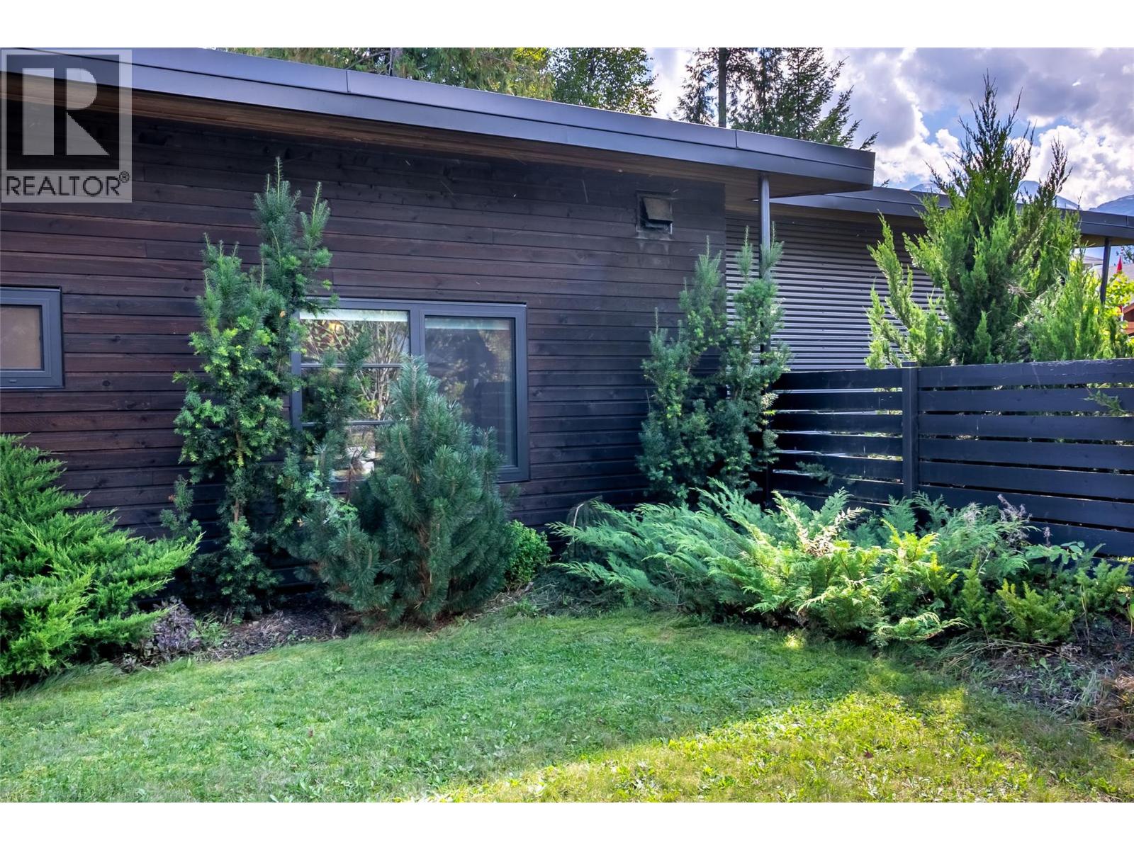1061 Cashato Crescent - 12