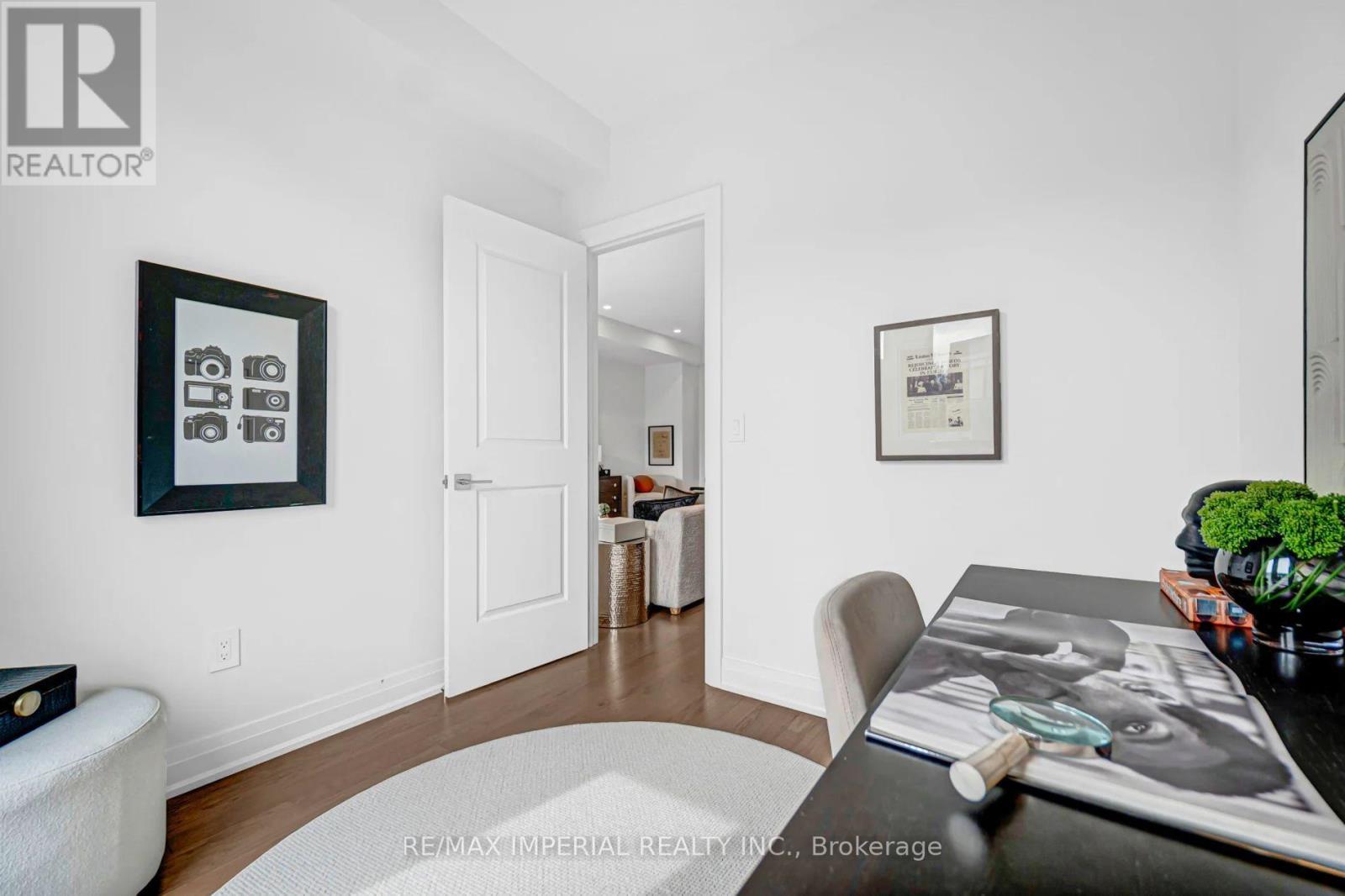 212 VERMONT AVENUE - 21