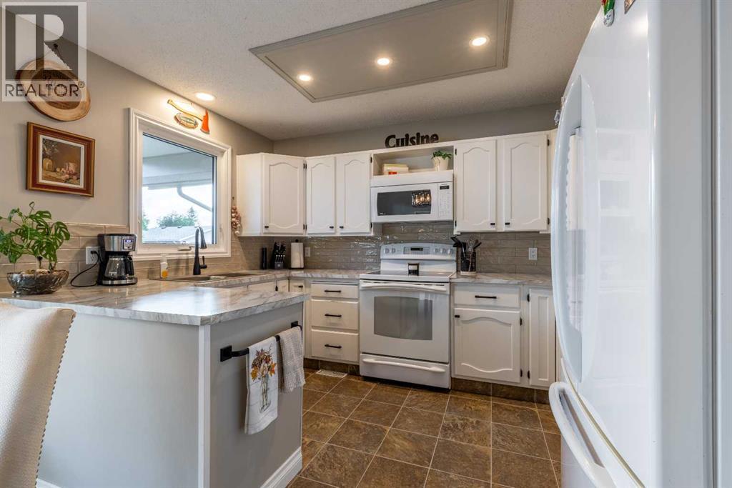 10 Seneca Place W - 10