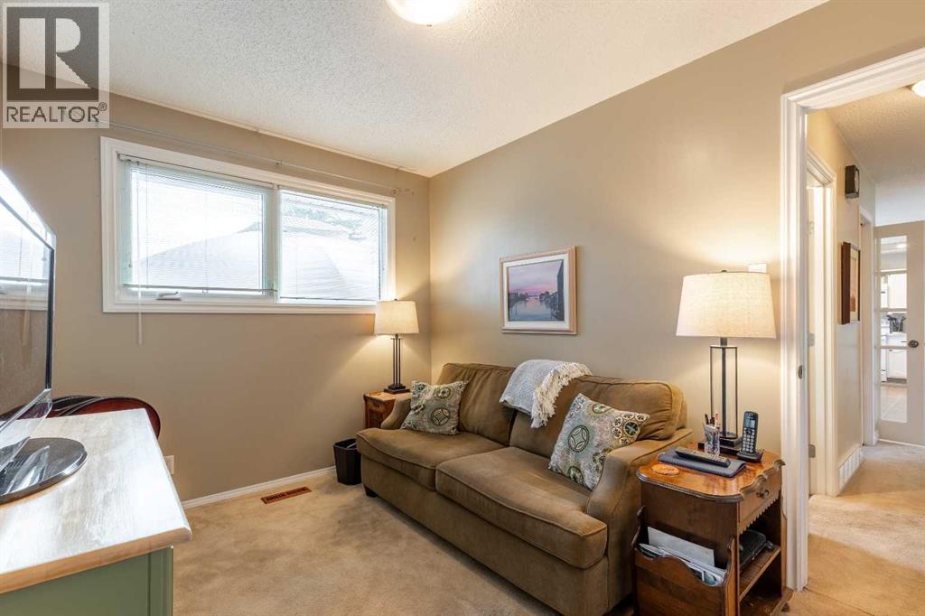 10 Seneca Place W - 15