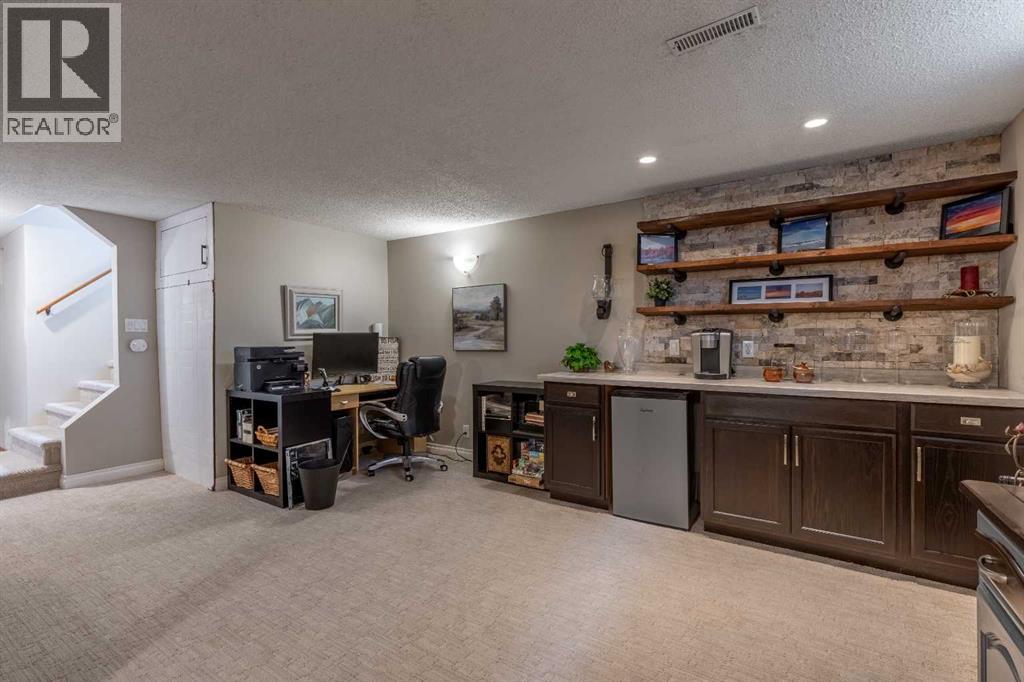 10 Seneca Place W - 20