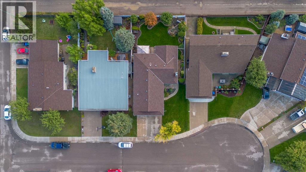 10 Seneca Place W - 40