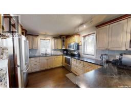 3pc Bathroom - 4 Phillips Court, Kindersley, SK S0L1S0 Photo 10