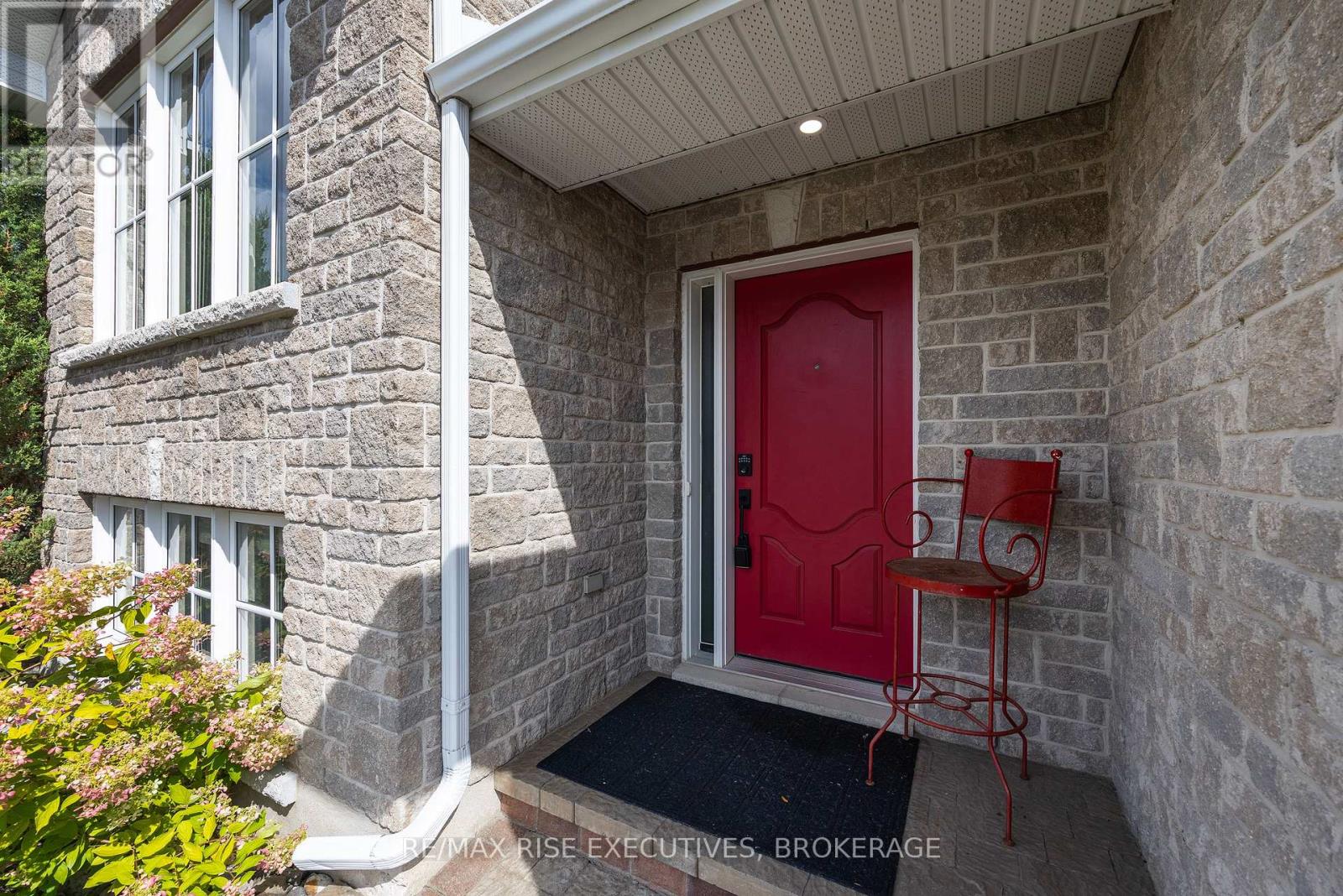 1500 Crimson Crescent, Kingston (City Northwest), Ontario, K7P0H4, Kingston (City Northwest), Ontario — photo 3 of 5
