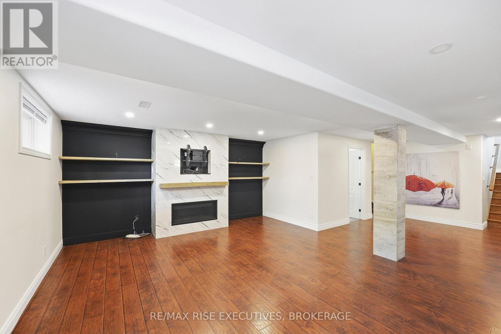 1500 CRIMSON CRESCENT - 30