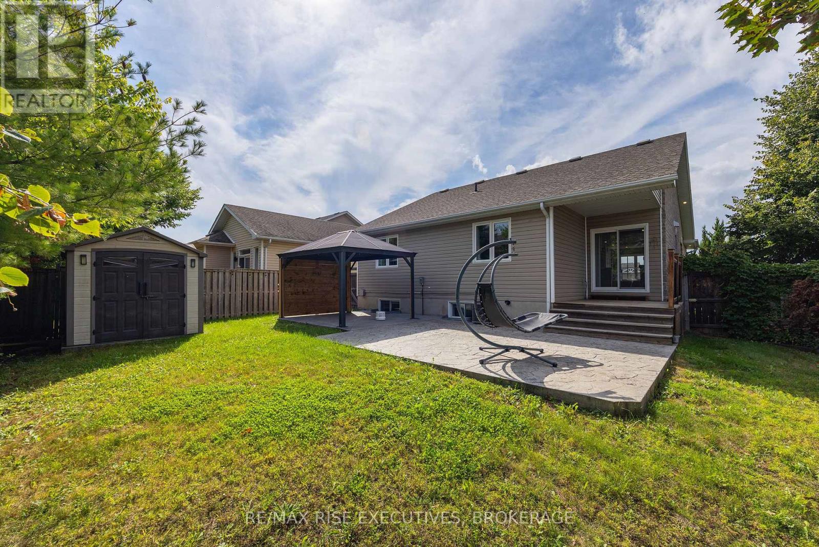 1500 CRIMSON CRESCENT - 38