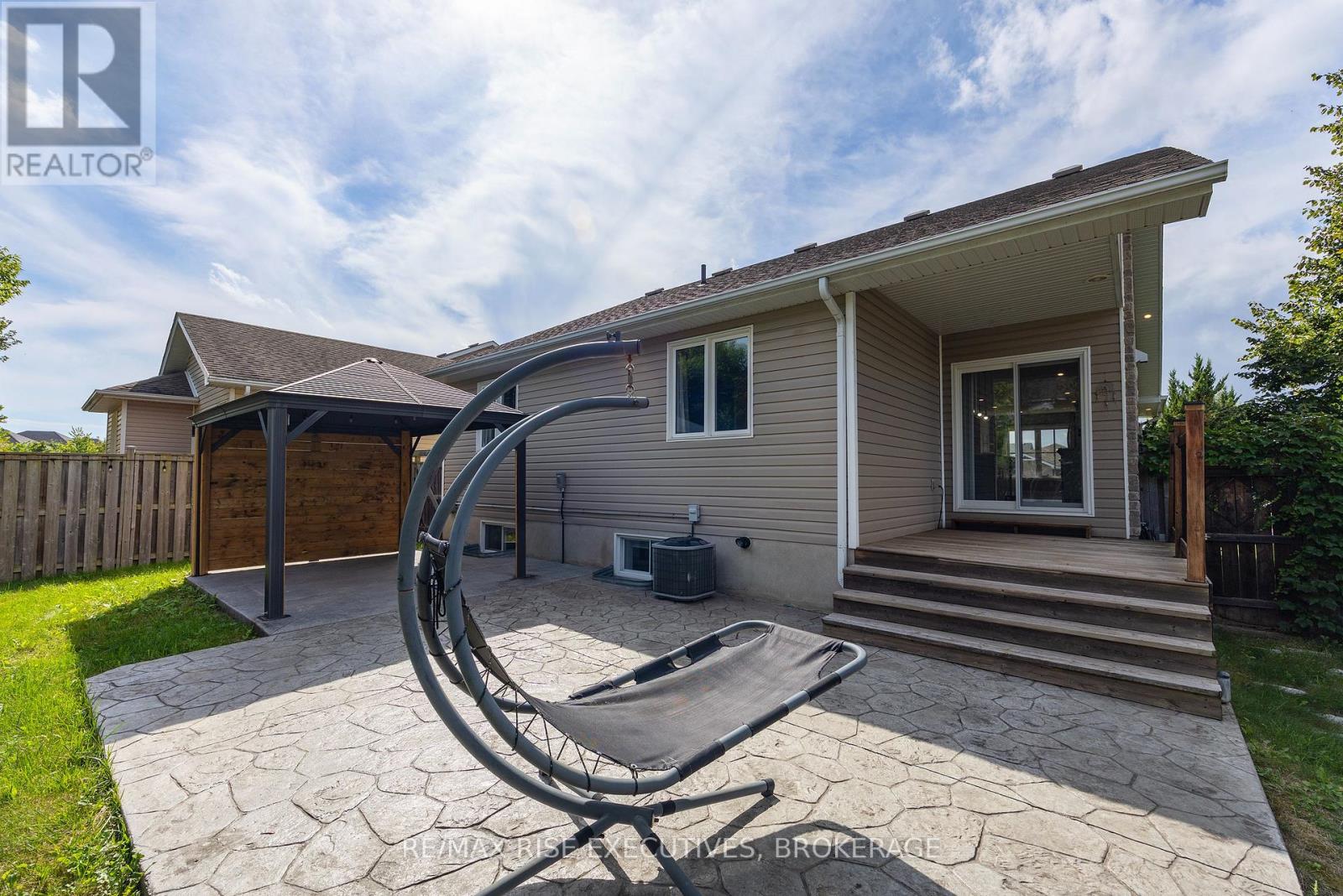 1500 CRIMSON CRESCENT - 42
