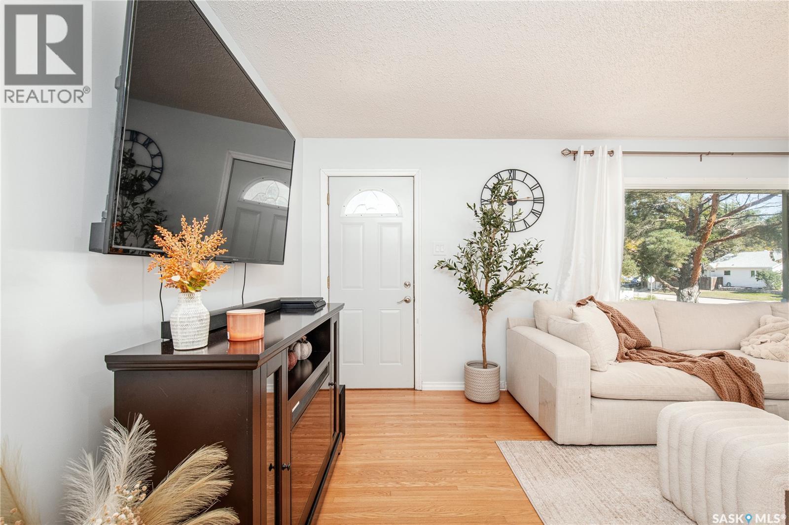 1005 Coteau STREET W - 5