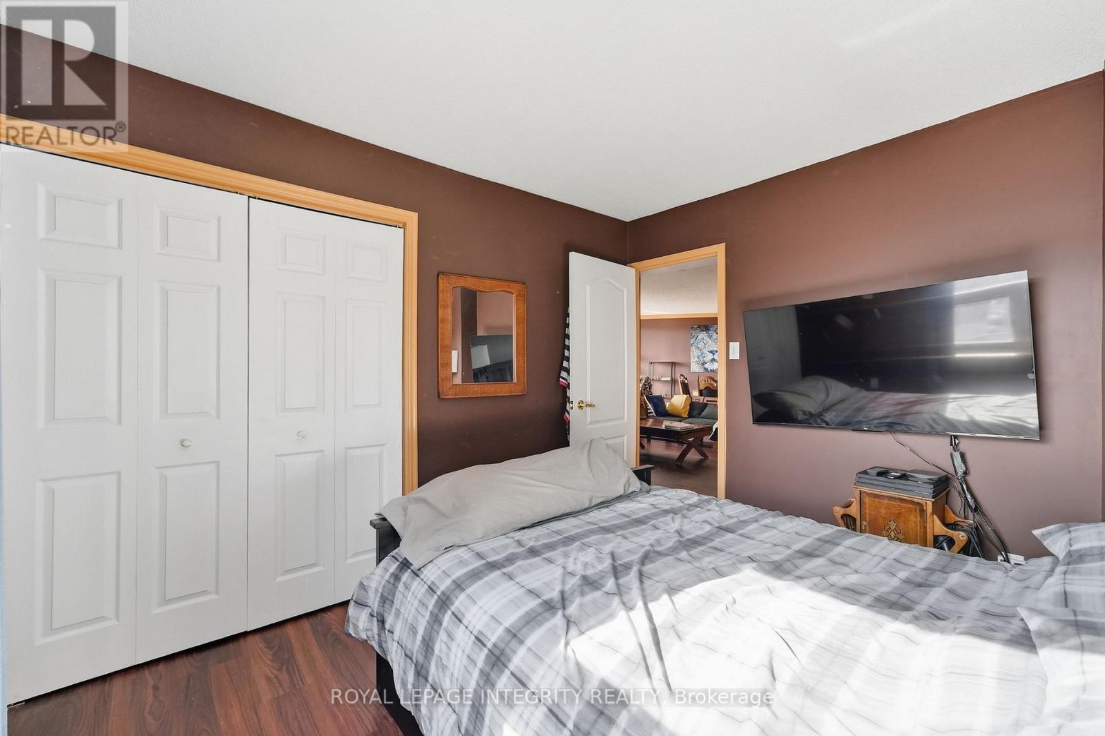 #806 900 DYNES ROAD - 18