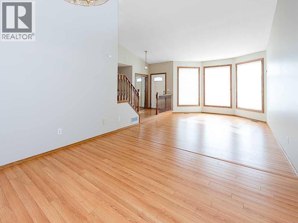 44 Straddock Crescent SW - 4