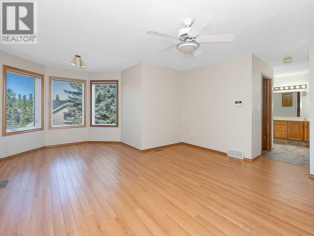 44 Straddock Crescent SW - 25