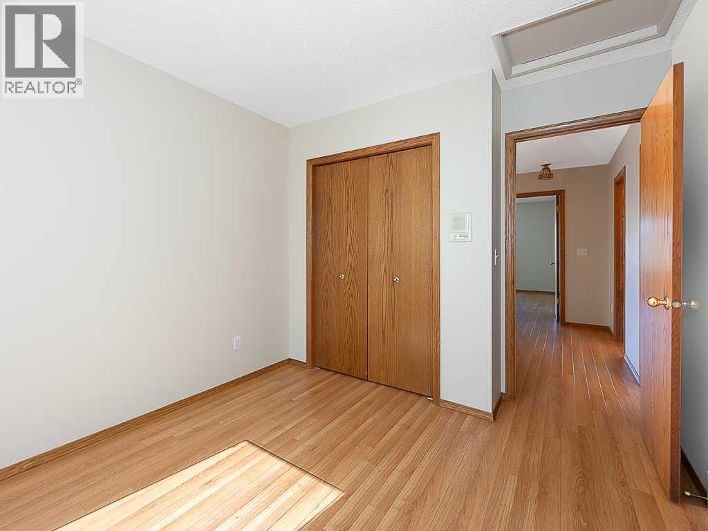 44 Straddock Crescent SW - 24