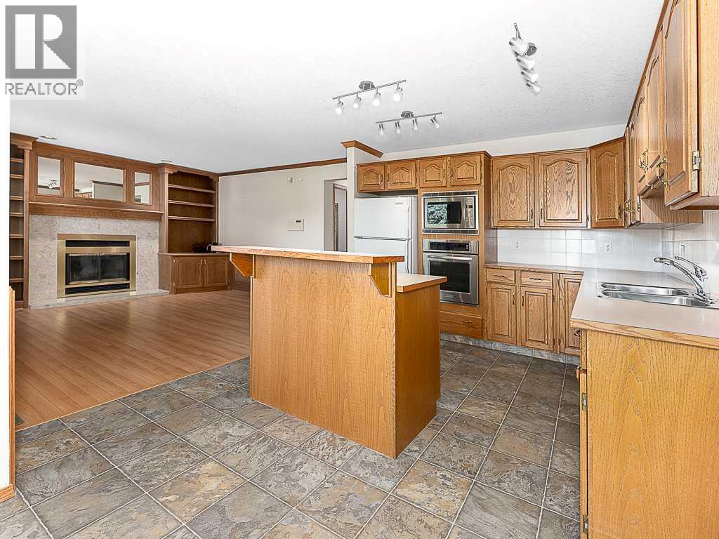 44 Straddock Crescent SW - 11