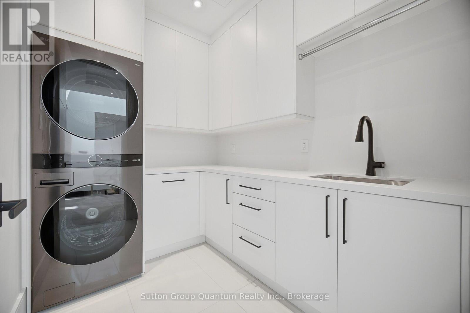 1071 SCOTT AVENUE N - Image 40