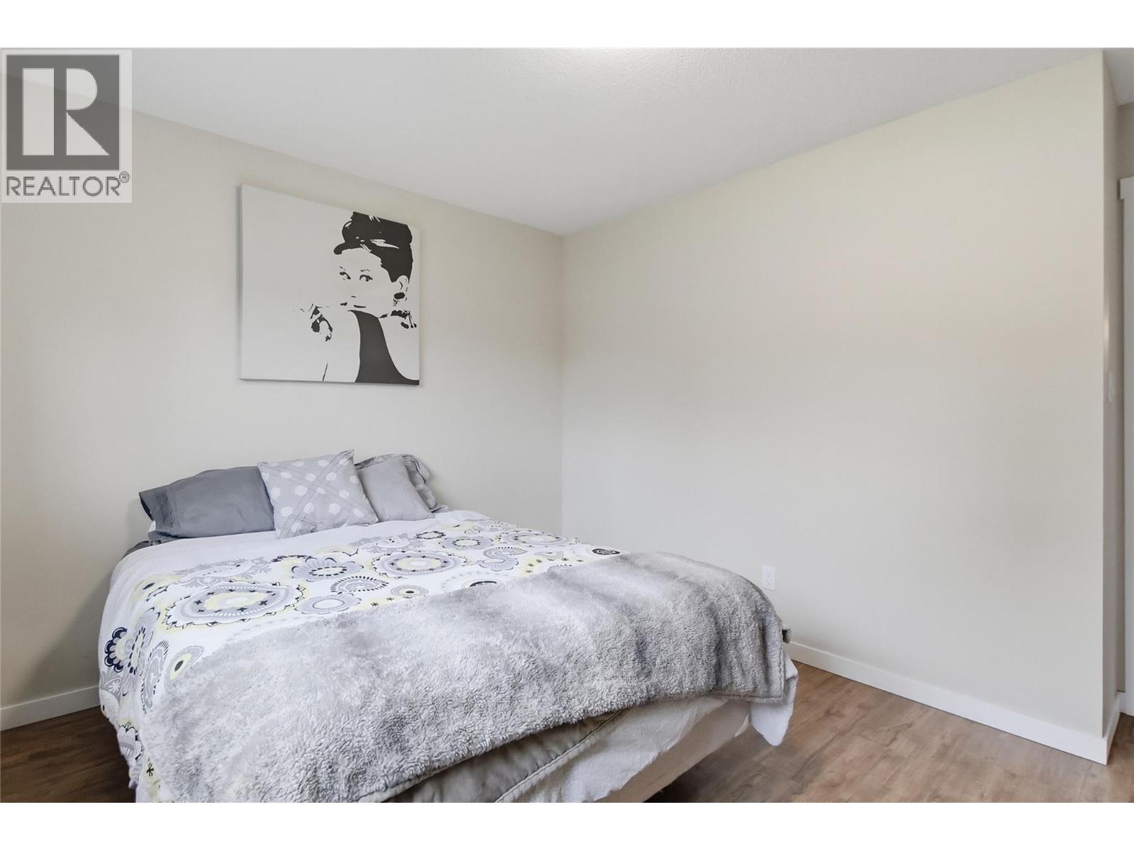 2306 Greenfield Avenue - 24
