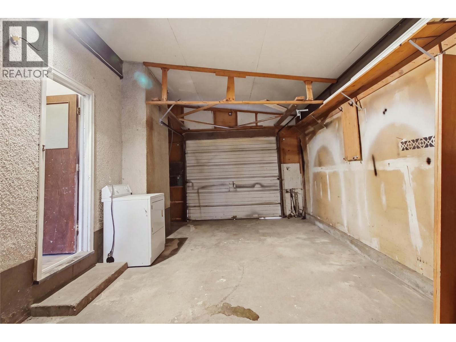 2306 Greenfield Avenue - Image 35