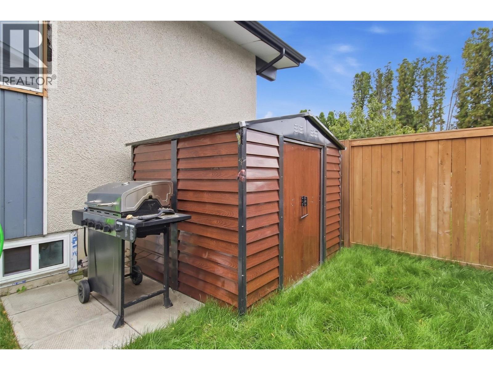 2306 Greenfield Avenue - 4