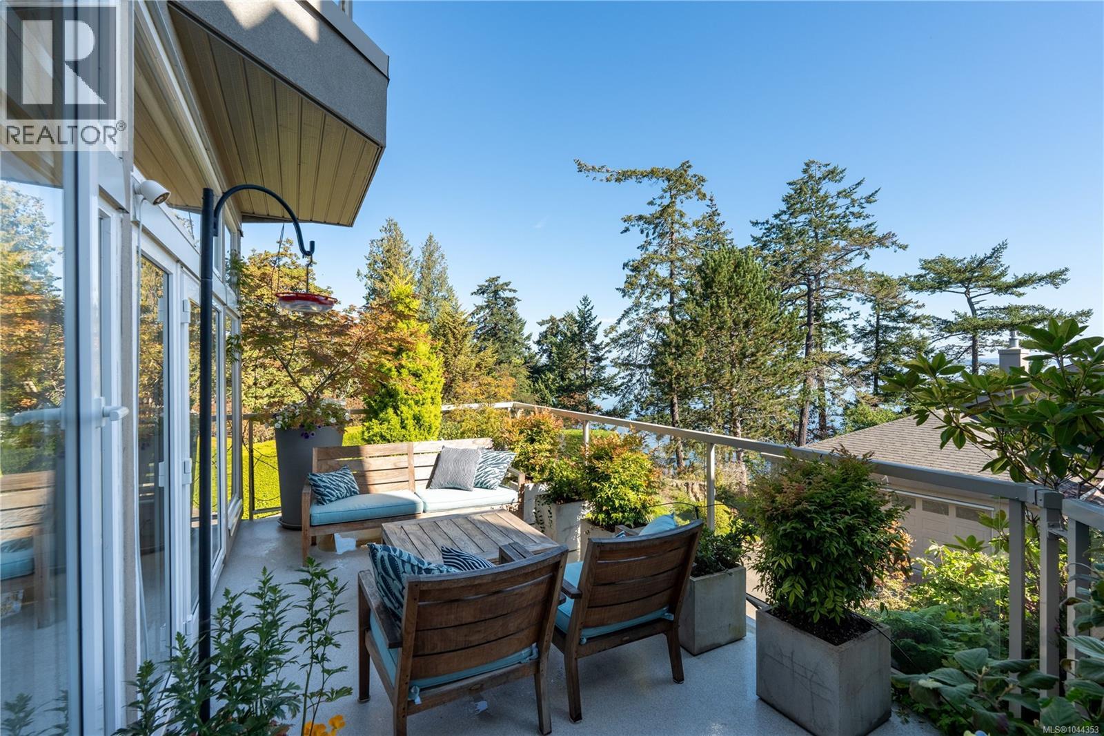 #5 4771 Cordova Bay Rd - Image 11