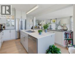 Eating area - 5 4771 Cordova Bay Rd, Saanich, BC V8Y2J7 Photo 9