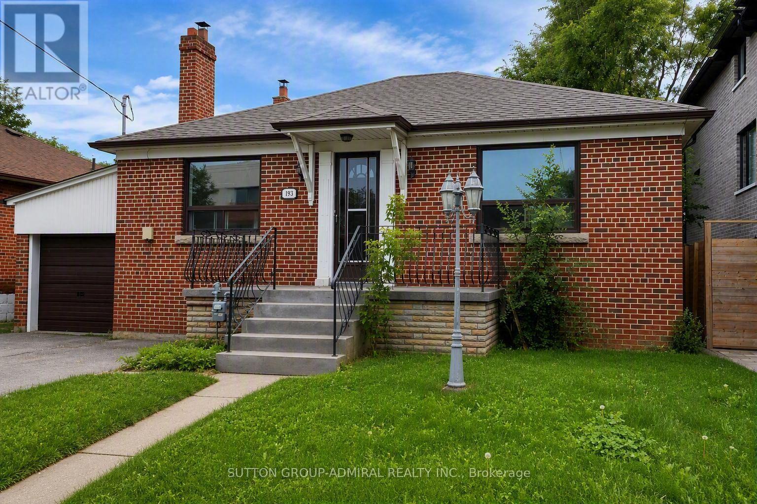 493 HOUNSLOW AVENUE