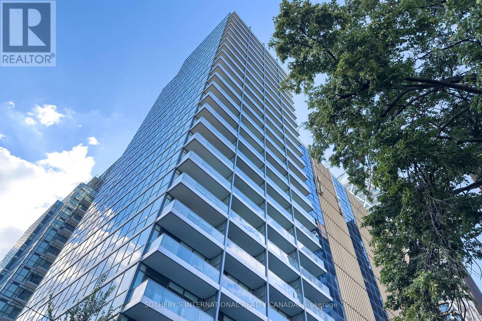#1913 210 SIMCOE STREET - 1