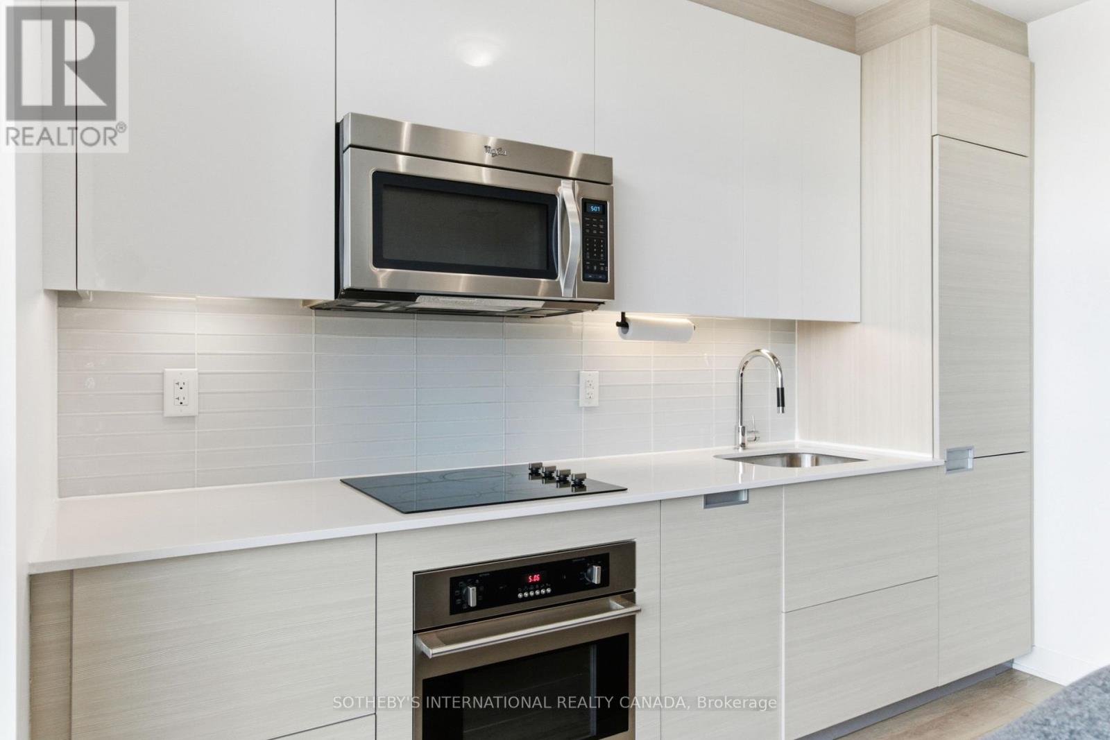 #1913 210 SIMCOE STREET - 14