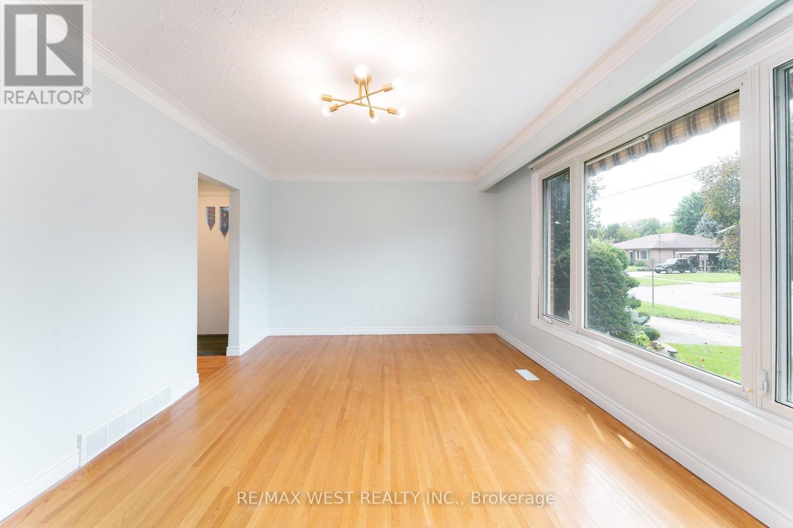 203 LUPIN DRIVE - 12
