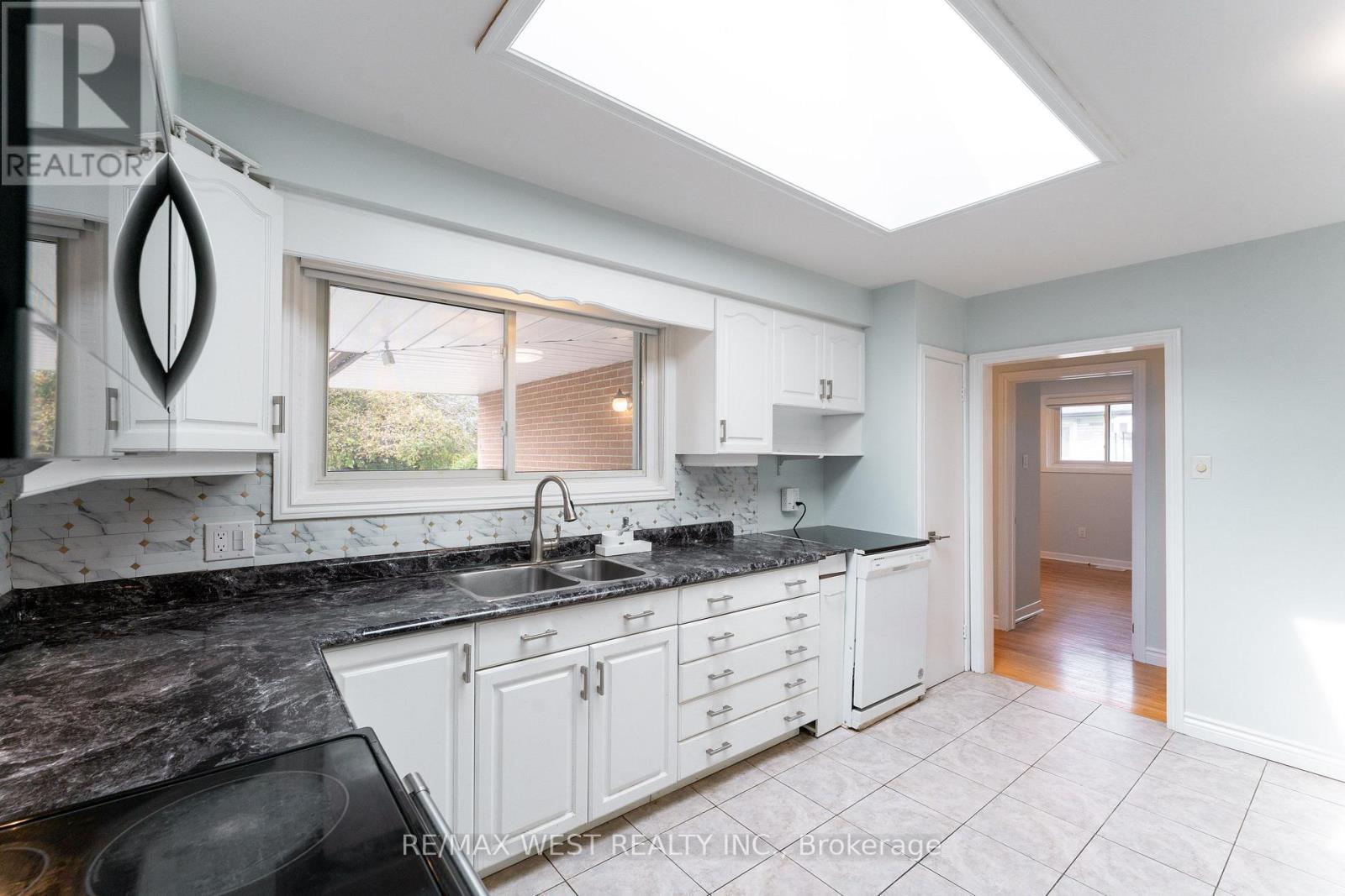 203 LUPIN DRIVE - Image 26