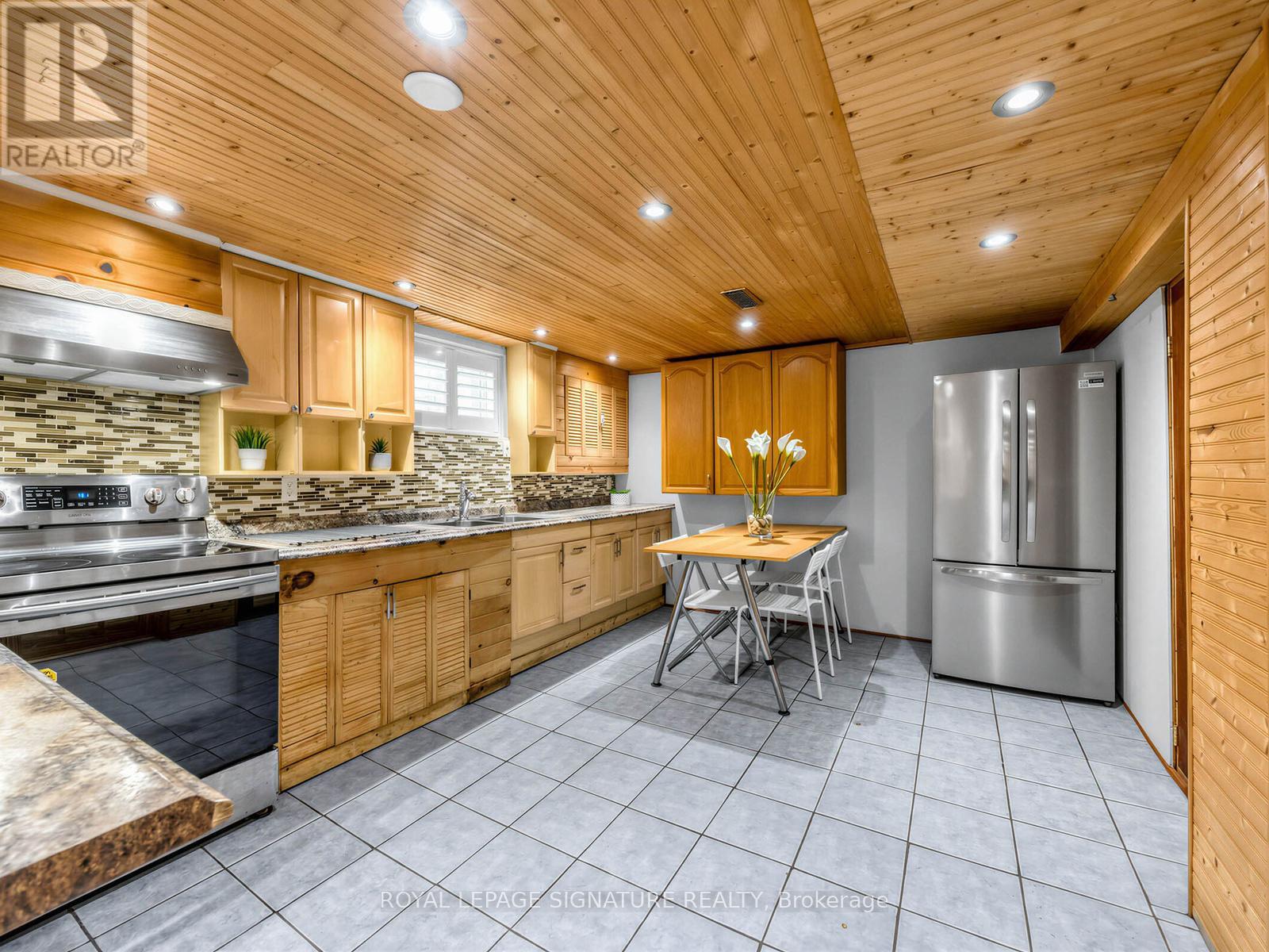 67 ELLINGTON DRIVE - 24