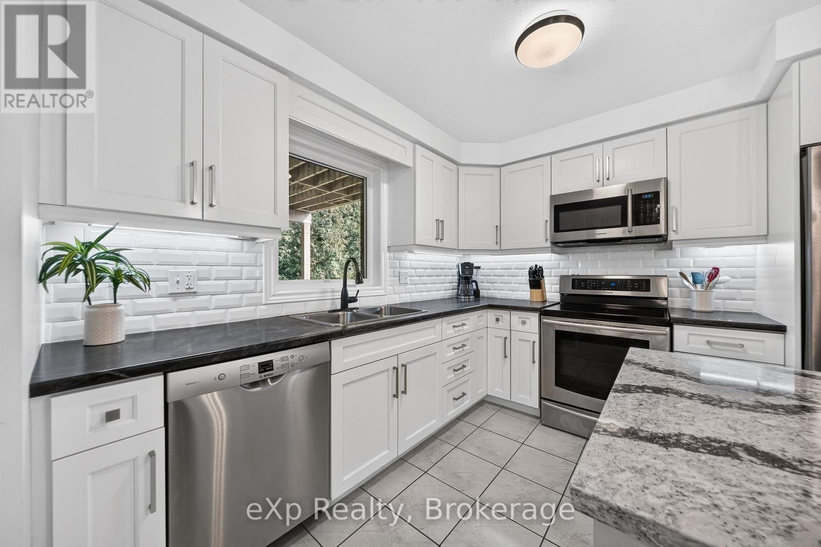 67A RAYMOND STREET - 14