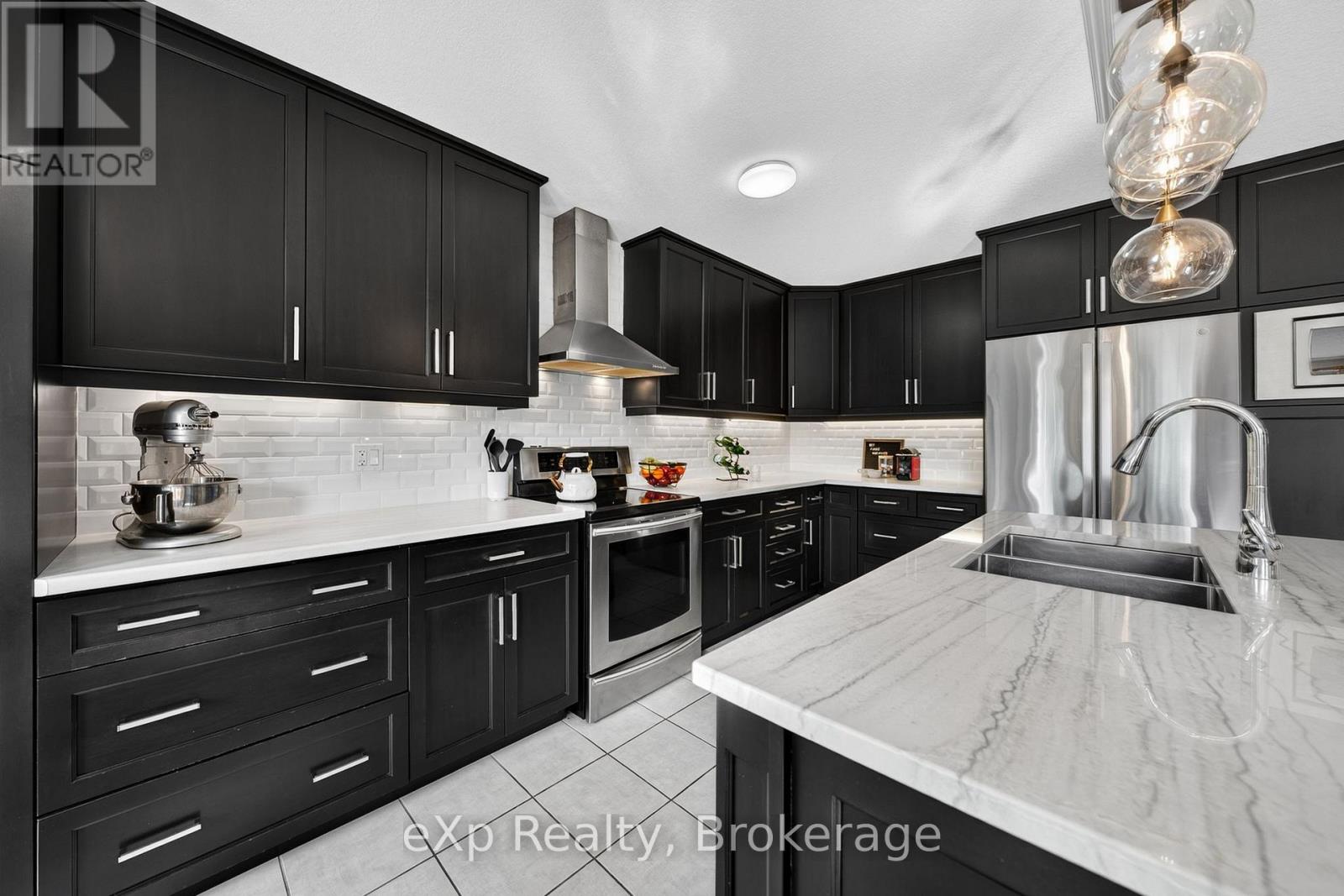 67A RAYMOND STREET - 27