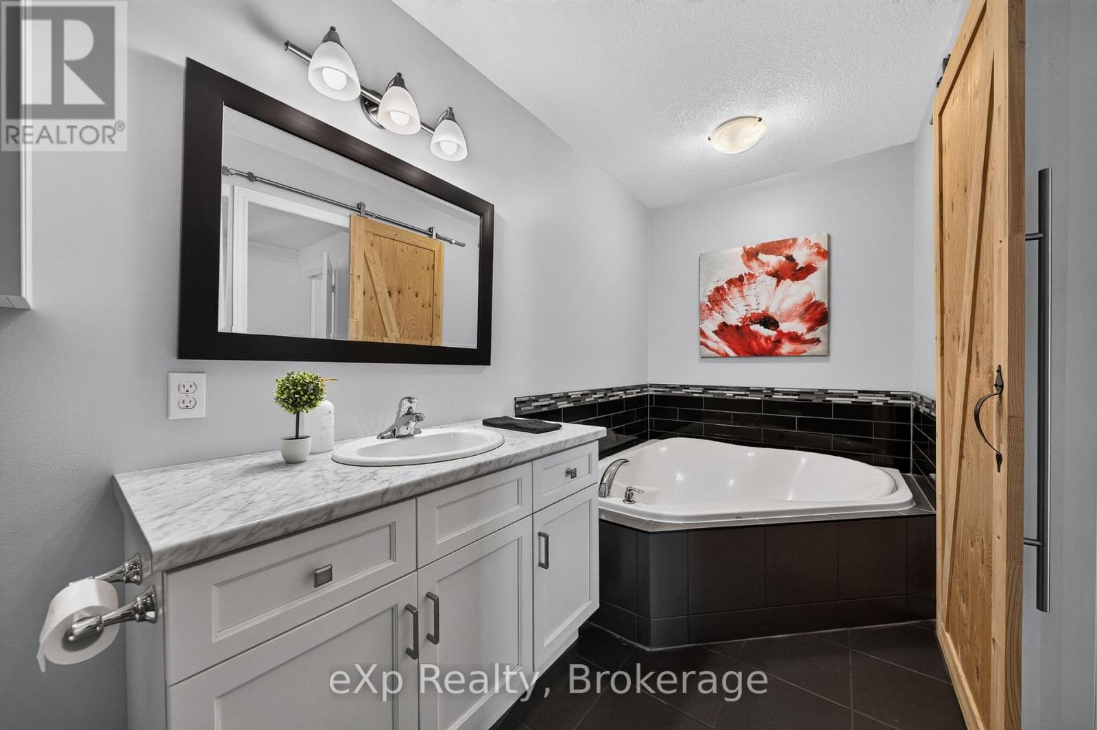 67A RAYMOND STREET - 32