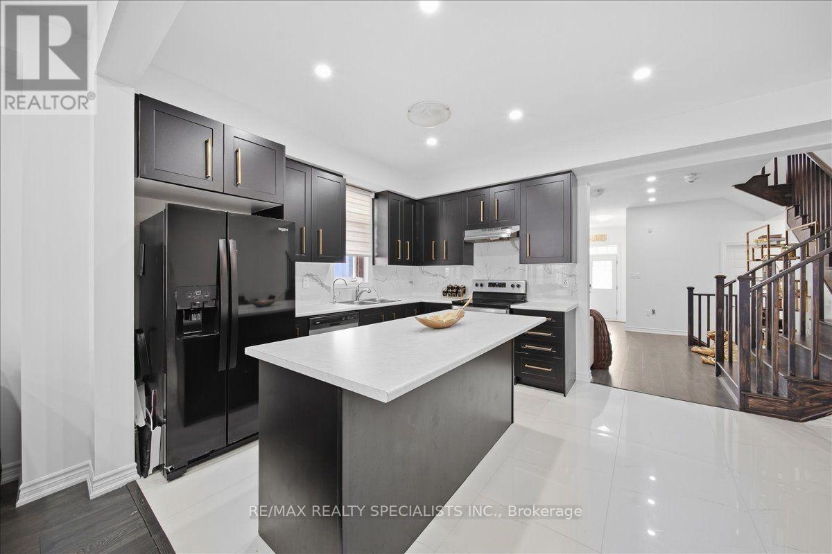 90 FERRAGINE CRESCENT - Image 18