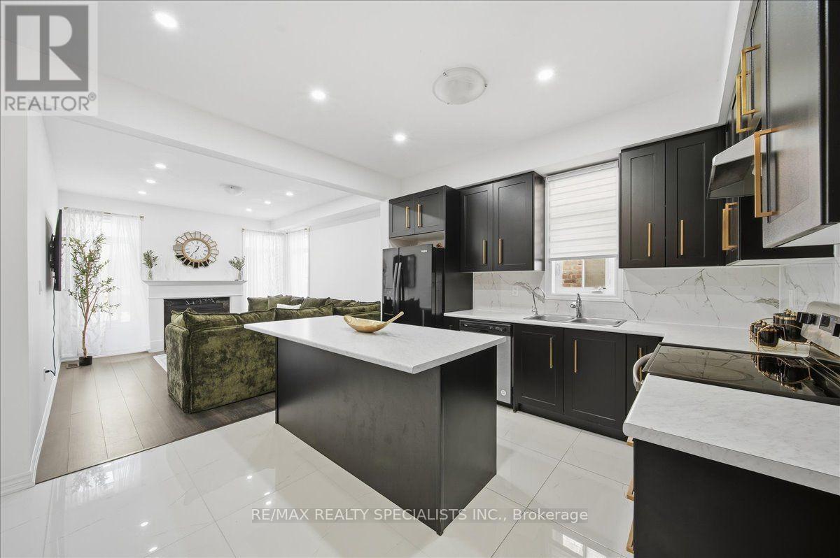 90 FERRAGINE CRESCENT - 19