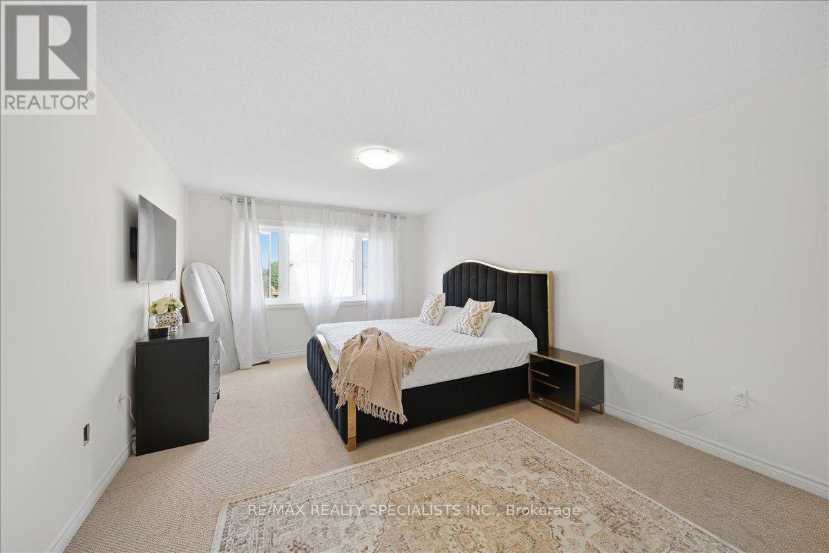 90 FERRAGINE CRESCENT - Image 29